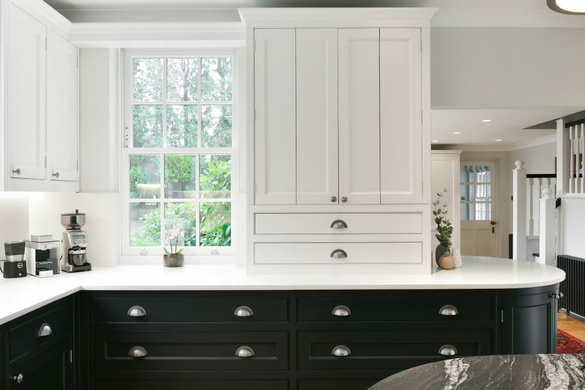 Black and White In-Frame Kitchen