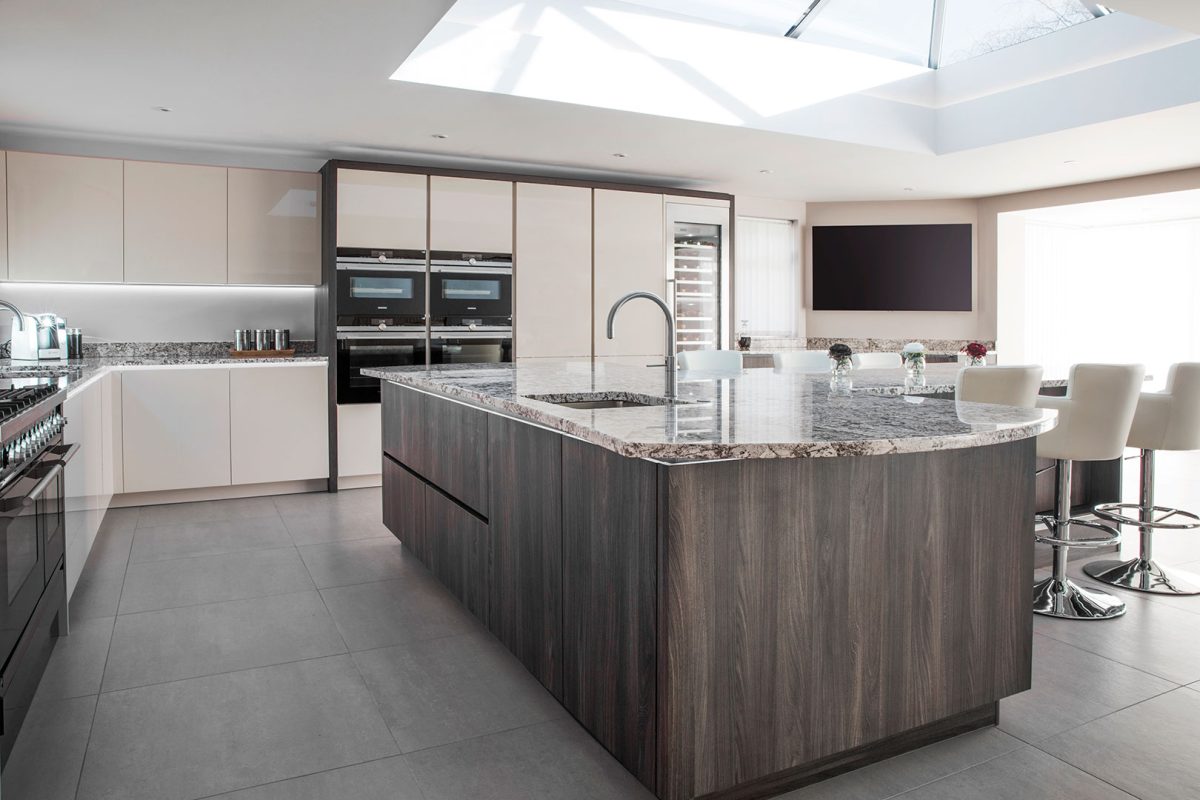 Large Kitchen with T-Shaped Island