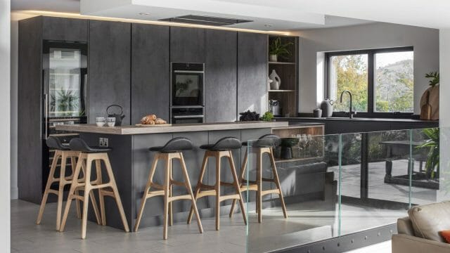 MODERN MATT BLACK KITCHEN