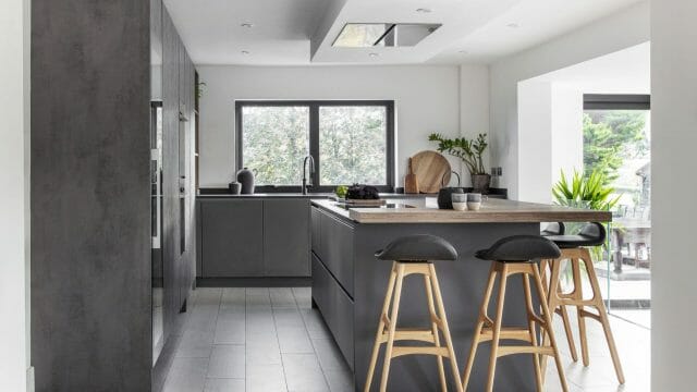 MODERN MATT BLACK KITCHEN